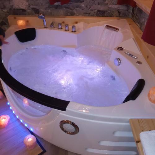 MINI PISCINA e VASCA IDROMASSAGGIO, SAUNA-AL RANCH DOLOMITI PASSION SPA appartamenti