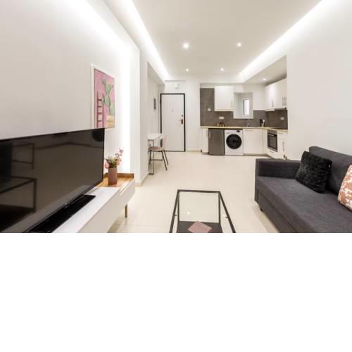 Minimal 1 BR near Metro Station - 5 min walk