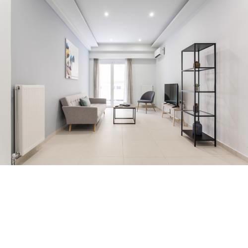 Minimal 2 BR near Olympic Stadium - 15 min walk