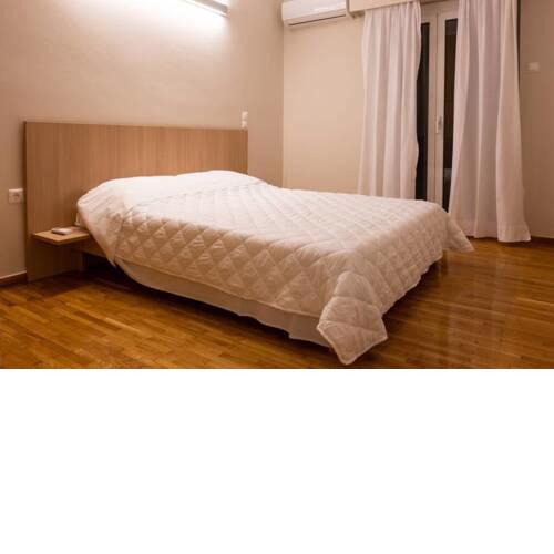 Minimal apartment in Koukaki next to Metro