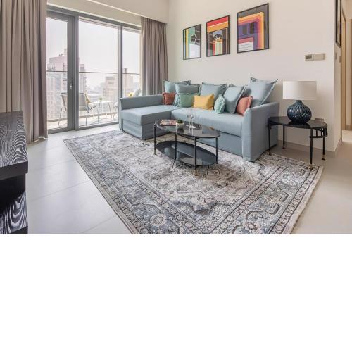 Minimalist 1BR w City Views in Downtown Dubai