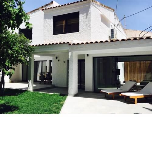Minimalist house by the Mediterranean sea.