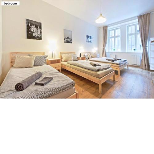 Minimalist Prague Style Condo 60m2 - 9 Min Walk to Wenceslas Square