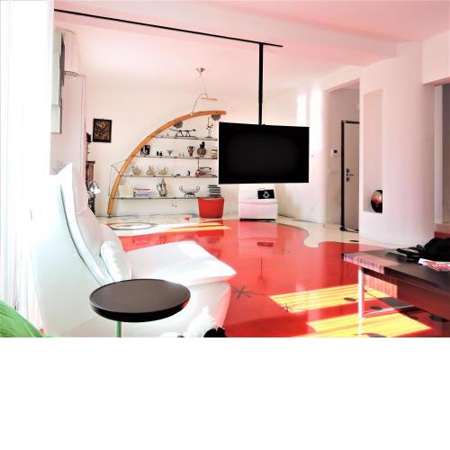 Miro' Holiday Attic