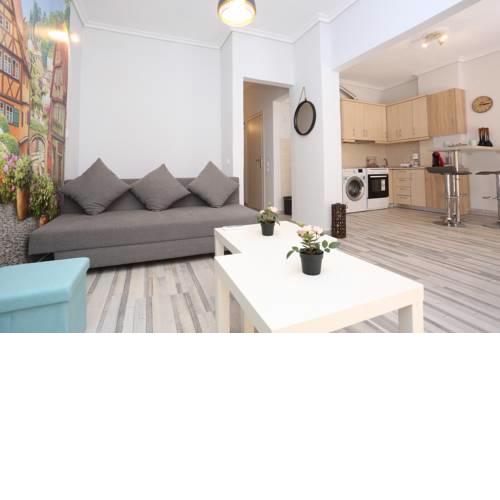 Mitropoleos Luxury Apartment