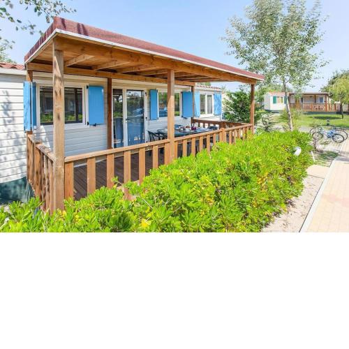Mobile home in the Rosolina-Mare with a shared pool