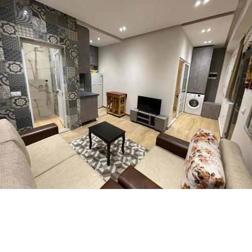 Modern 1 Bedroom City Apartment