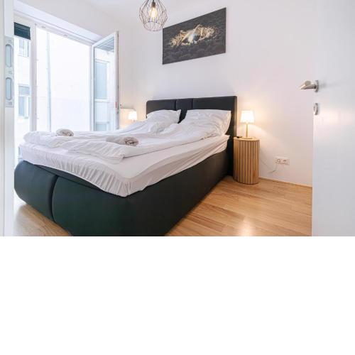 Modern 1BR & 1LR Apartment in Viennas Downtown