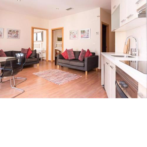 Modern 2 Bed Apartment in Historic Centre