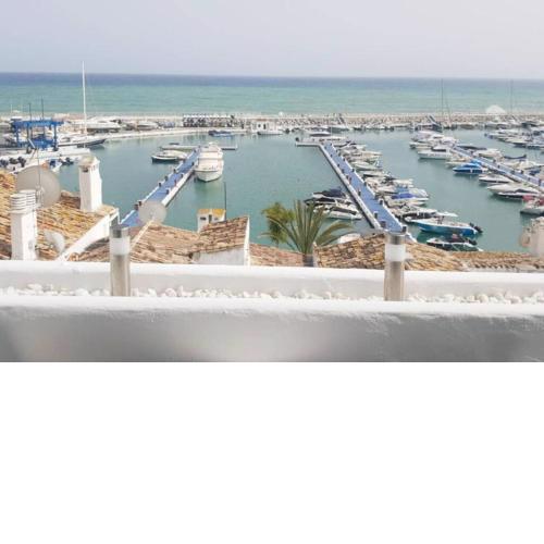 Modern 2 bedroom apartment in Puerto Banus
