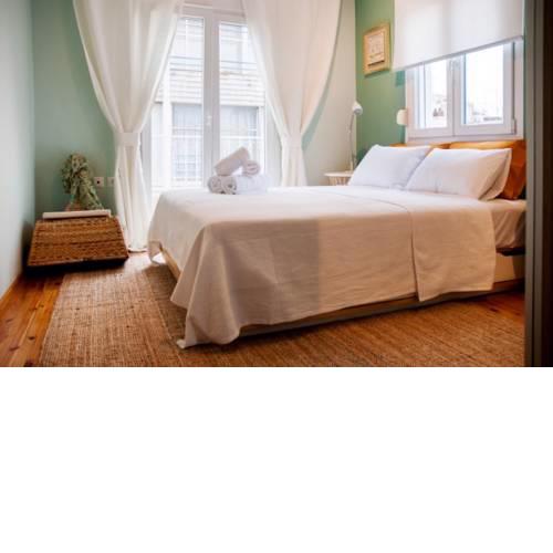 Modern 2bedroom apartment in the heart of the city!