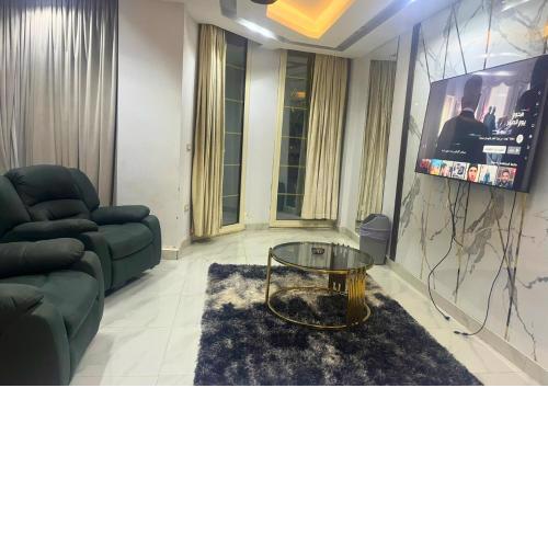 Modern 2BR - Cozy & Secure Stay in 6th October