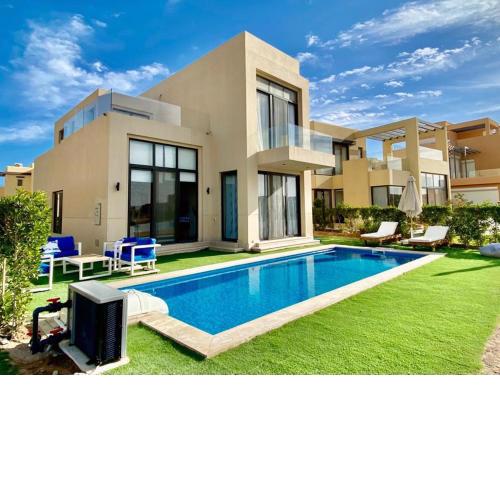 Modern 4-Bedroom Villa Heated Pool in (Tawila) El-Gouna