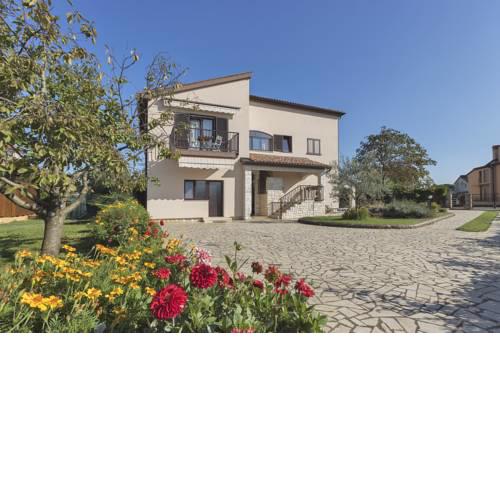 Modern, affordable and nicely decorated - Paradise