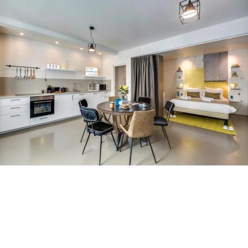 Modern and eclectic 3BD duplex in Le Marais!
