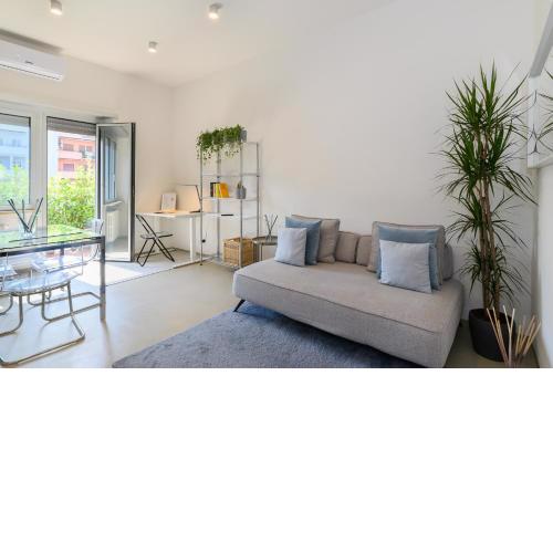 Modern and Elegant apartment with Balcony