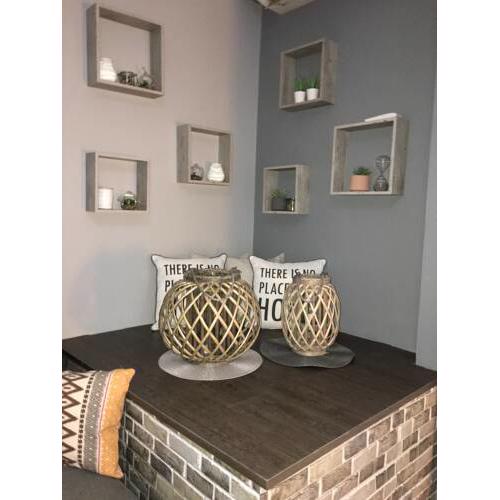 Modern and Homely 1 BD Apt Couples Escape