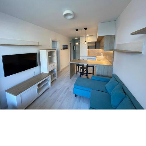 Modern and quiet apartment with air conditioning and free parking