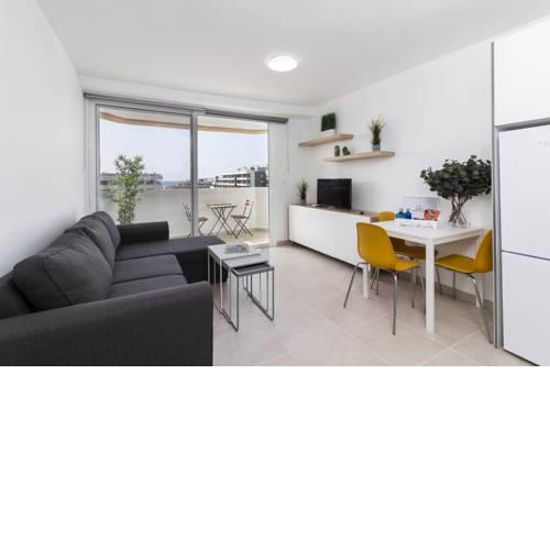 Modern and recently renovated apartment in Arona