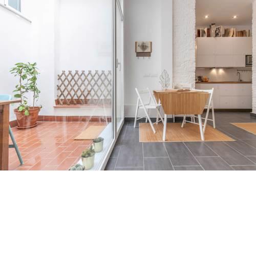 Modern and spacious apartment. Private patio