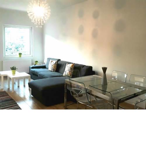 Modern apartment-7 minutes walk from Metro Station