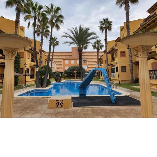 Modern apartment free WiFi, Garage, Sat tv.