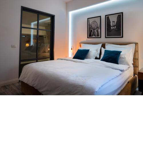 Modern Apartment in Center
