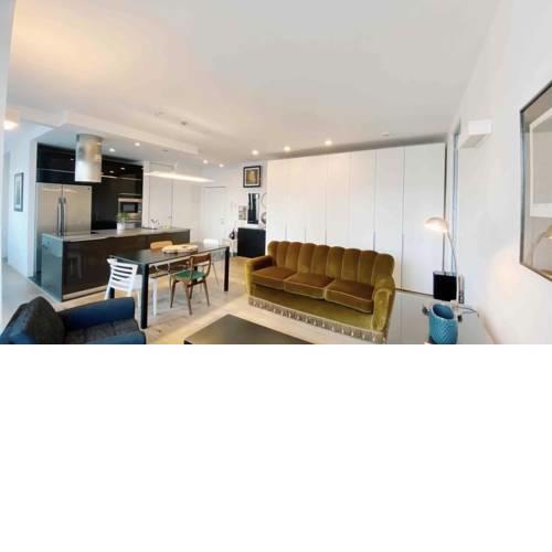 Modern apartment in city center / Free parking