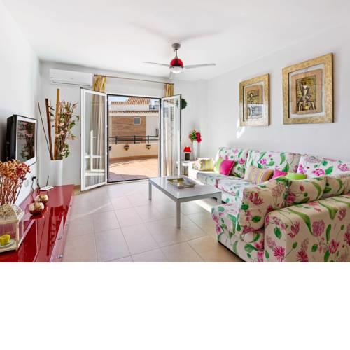 Modern Apartment in La Herradura with Sea Nearby