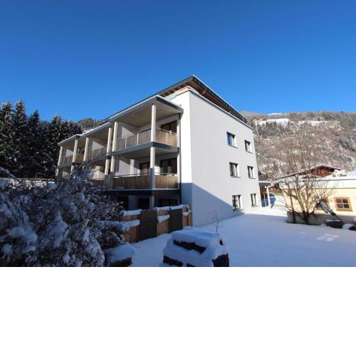 Modern apartment in Neukirchen am Großvenediger with Garden