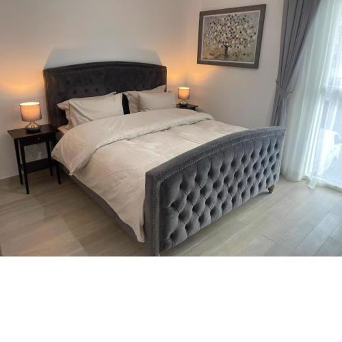 Modern Apartment in Racing Paradise: Close to Ferrari World & F1 Track