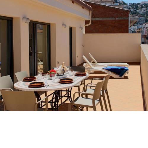 Modern Apartment in Roses near Beach