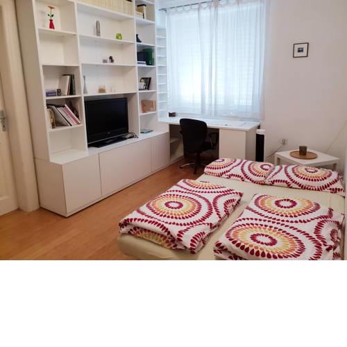 Modern Apartment with Parking