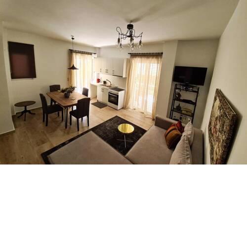 Modern Apt In the Heart Of Glyfada - Literally!!