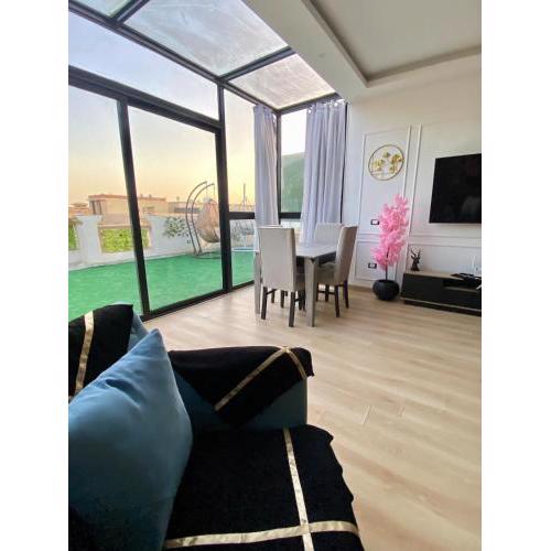 Modern apt three bedrooms and cool rooftop