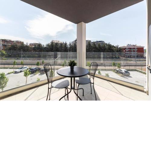 Modern APT with Terrace and Parking!