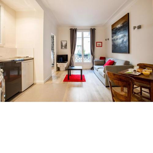 Modern arty flat close to Saint-Germain des Près
