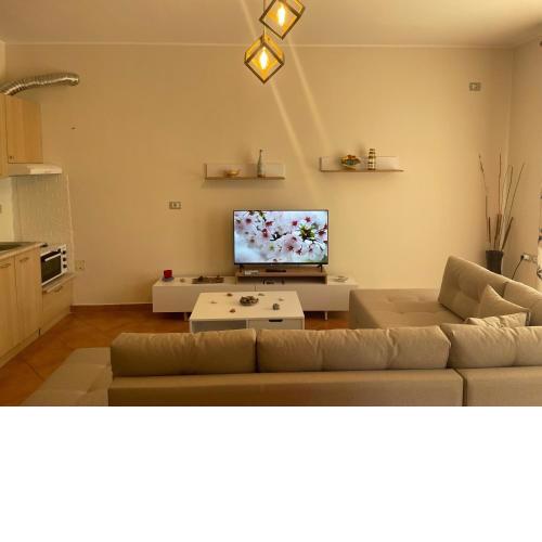 Modern Beach View Apartment, Vlore