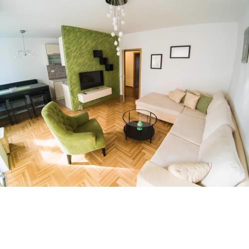 Modern Central Apartment