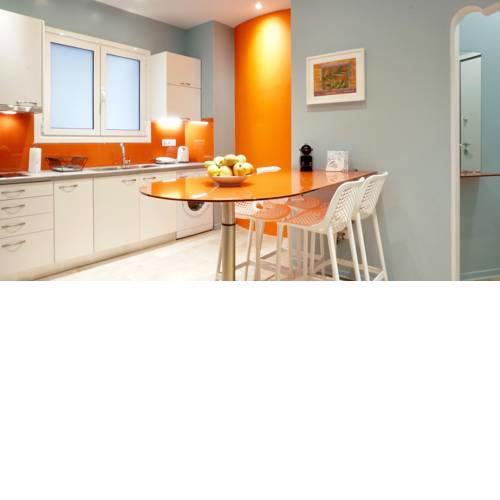 Modern Central Fully Equipped Apt