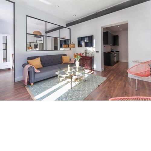 Modern & Chic Two Bed Apt in Madrid center