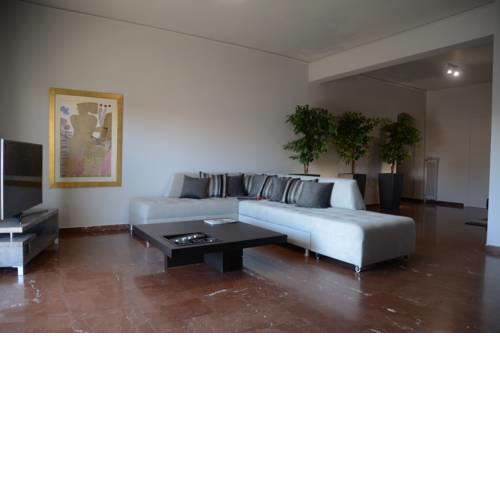 Modern & Classy Central Apartment