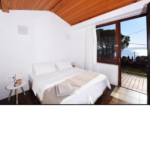 Modern & Comfy Sea view house NG