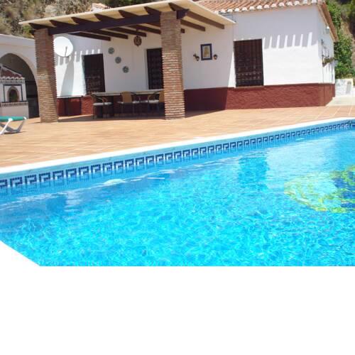 Modern Cottage in Maro With Private Swimming Pool