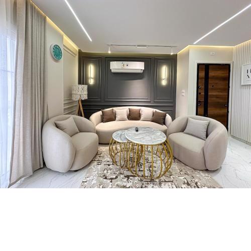 Modern & Cozy 2-Bedroom Apartment