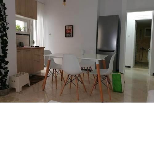 Modern cozy apartment near Metro station