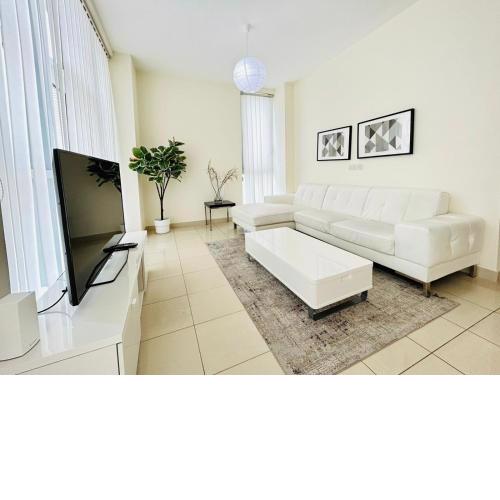 Modern Elegance 2 Bedroom Apartment at Standpoint Tower