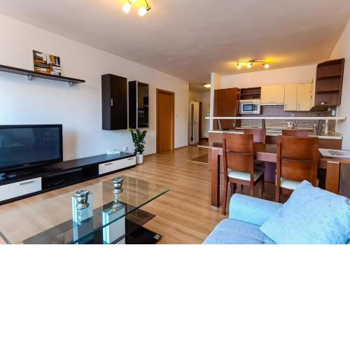 Modern flat, balcony, garage