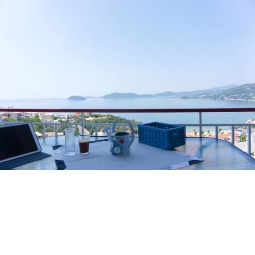 Modern Flat Renovated | 2 BDRS | Amazing Sea View