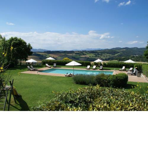 Modern Holiday Home in Montone with Pool